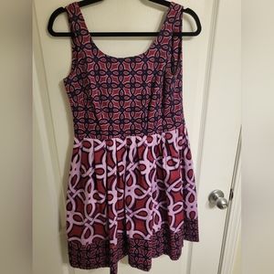 Taylor size two floral dres with side pockets